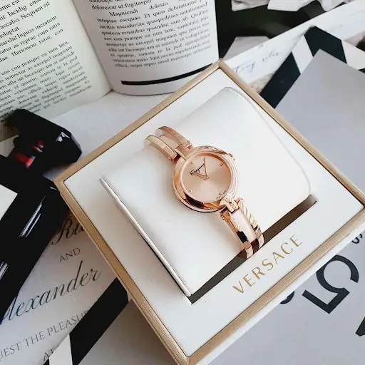 Đồng hồ màu hồng nữ Salvatore Ferragamo